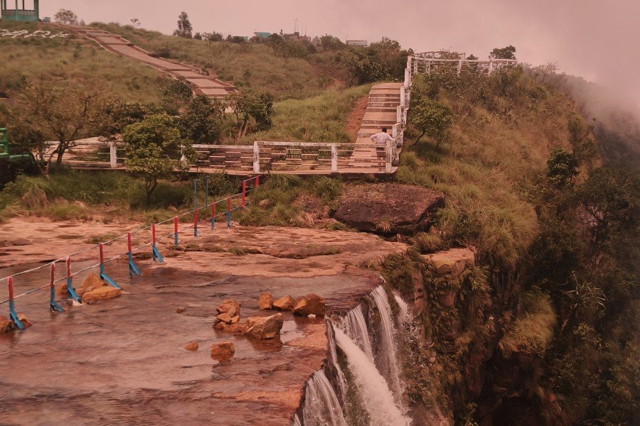 ChatGPT said:
Eco Park, perched on the high cliffs of Cherrapunji in Meghalaya, is a beautiful, well-maintained natural retreat offering panoramic views of the